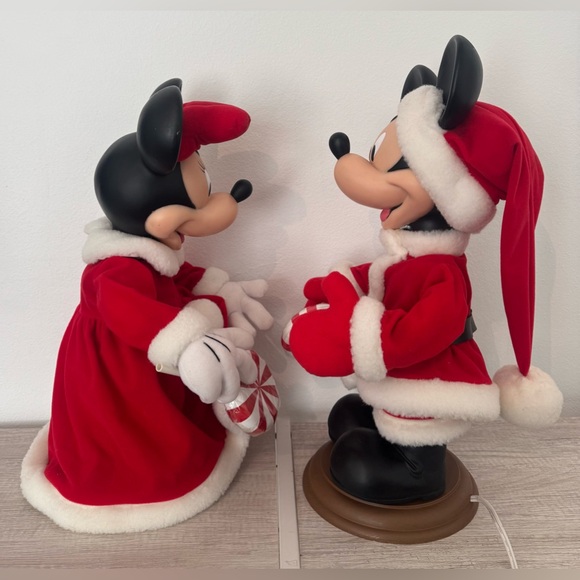 Vintage Mickey & Minnie Mouse Unlimited Santa’s Best Holiday Animation Figures - Picture 3 of 10